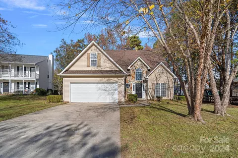 6610 White Mist Ln, Charlotte, NC 28269