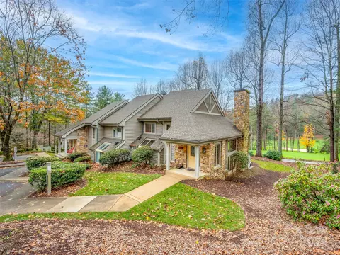 1015 Indian Cave Rd, Hendersonville, NC 28739