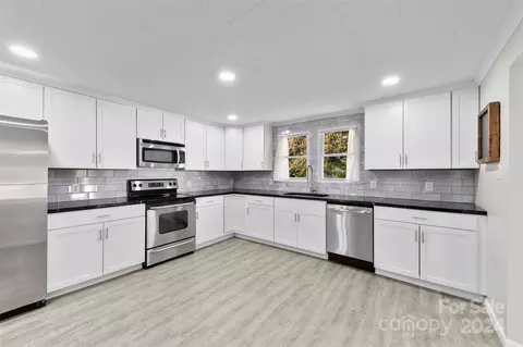 1005 E Park Ave, Gastonia, NC 28054