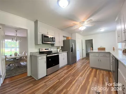 Kitchen - 1311 Evans Mill Rd, Pageland, SC 29728 photo 1 of 4