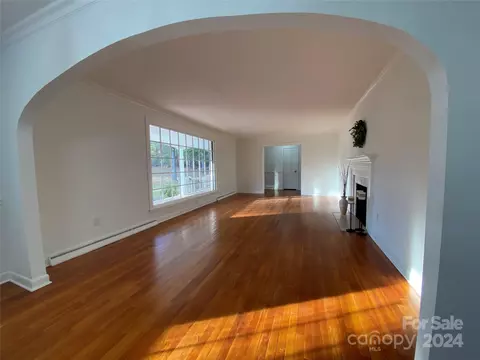 Living - 1311 Evans Mill Rd, Pageland, SC 29728 photo 3 of 4