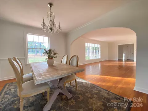 Dining - 1311 Evans Mill Rd, Pageland, SC 29728 photo 2 of 4