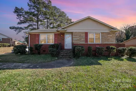 3100 Dawnshire Ave, Charlotte, NC 28216