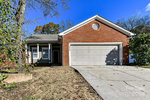 2930 Silkstream Ln, Charlotte, NC 28262