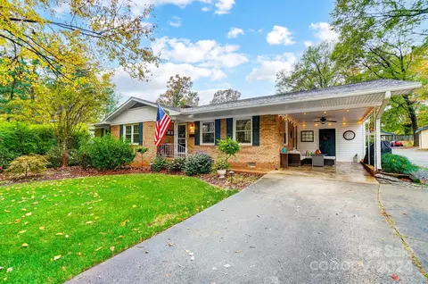 124 Manor Cir, Mooresville, NC 28115