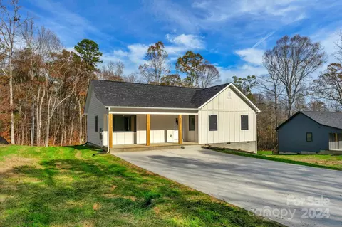 827 Limerick Dr, Dallas, NC 28034