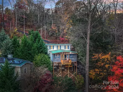 291 Tryon Bay Cir, Lake Lure, NC 28746