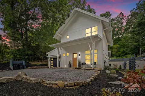 605 Hiawassee Ave, Black Mountain, NC 28711