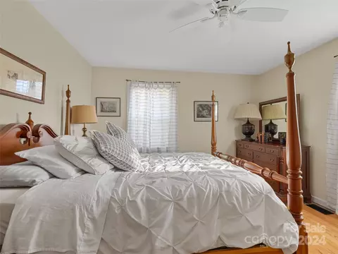 Bedroom - 2627 Pea Ridge Rd, Mill Spring, NC 28756 photo 3 of 10