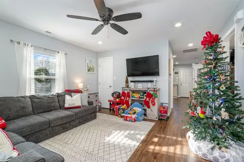 401 3rd St, Stanley, NC 28164 photo 7