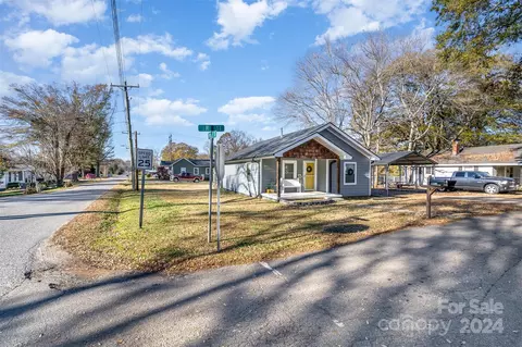 401 3rd St, Stanley, NC 28164 photo 4