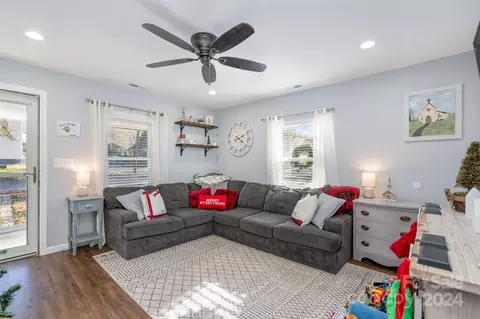 401 3rd St, Stanley, NC 28164 photo 6