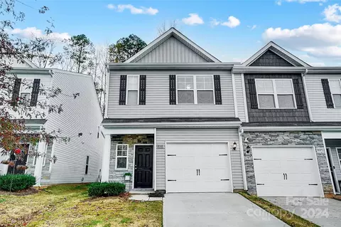 8101 Alderton Ln, Charlotte, NC 28215