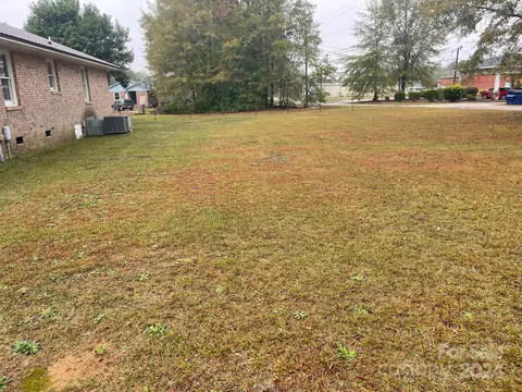 Exterior - 108 Patsy Ln, Cheraw, SC 29520 photo 5 of 7