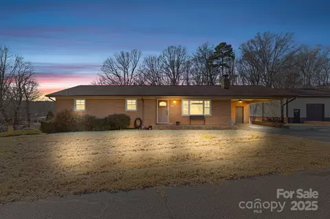 2351 Hudspeth Rd, Catawba, NC 28609