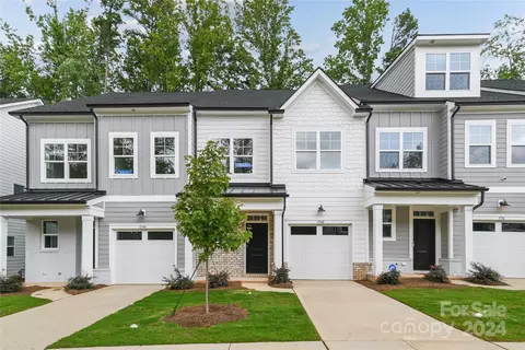 9458 Munsing Dr, Charlotte, NC 28269