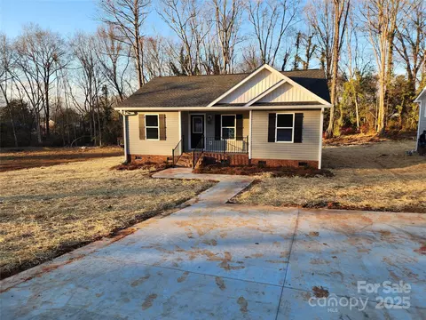 156 Hinton St, Chester, SC 29706
