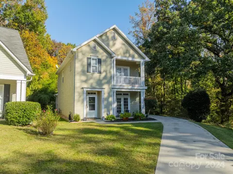 4851 Eaves Ln, Charlotte, NC 28215