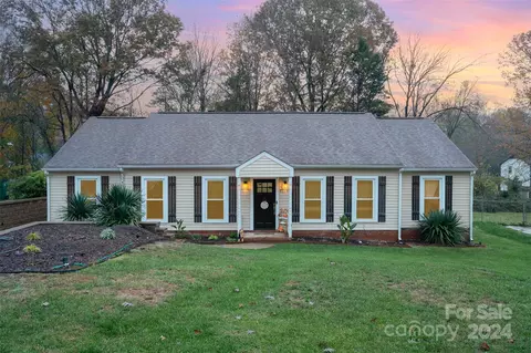 7208 Walterboro Rd, Charlotte, NC 28227