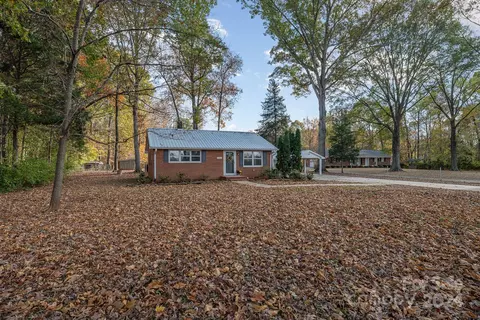 4401 Laura View Trl, Clemmons, NC 27012