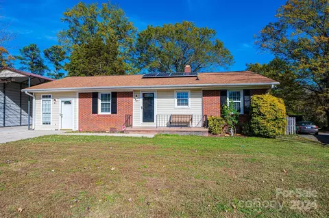 105 Marine Dr, Pineville, NC 28134