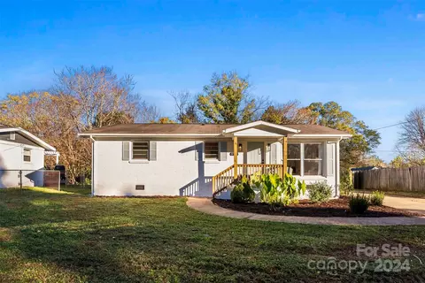 927 Edgemont Ave, Belmont, NC 28012
