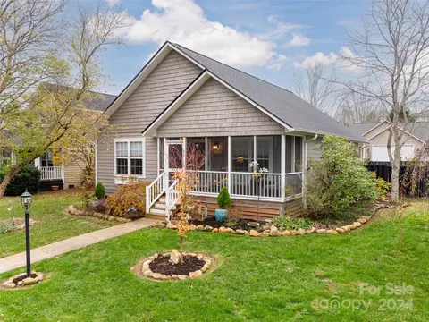 44 Cotton Creek Cir, Black Mountain, NC 28711