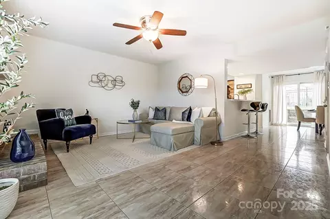 11001 Carmel Crossing Rd, Charlotte, NC 28226