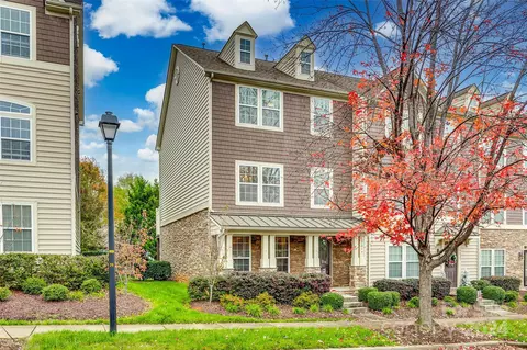 19019 Chandlers Landing Dr, Cornelius, NC 28031