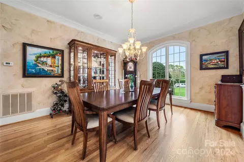 Dining - 18917 Peninsula Point Dr, Cornelius, NC 28031 photo 1 of 2