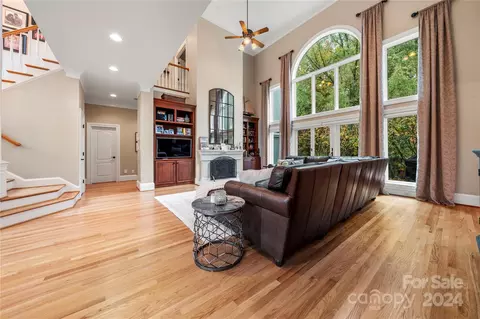 Living - 18917 Peninsula Point Dr, Cornelius, NC 28031 photo 2 of 4