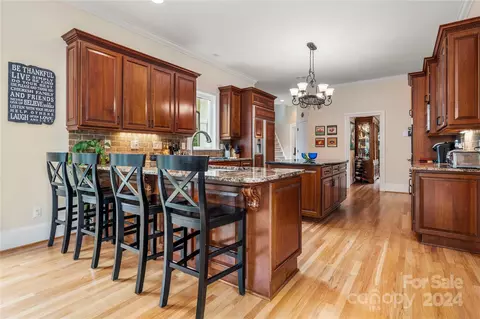 Kitchen - 18917 Peninsula Point Dr, Cornelius, NC 28031 photo 1 of 5
