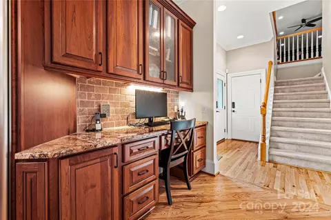 Entry Way - 18917 Peninsula Point Dr, Cornelius, NC 28031 photo 2 of 3