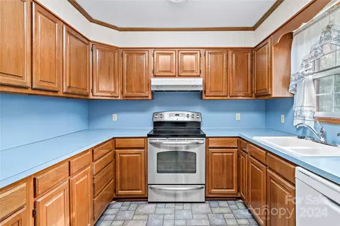 Kitchen - 1090 Brookview Rd, Germanton, NC 27019 photo 2 of 2