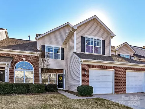 12062 Stratfield Place Cir, Pineville, NC 28134