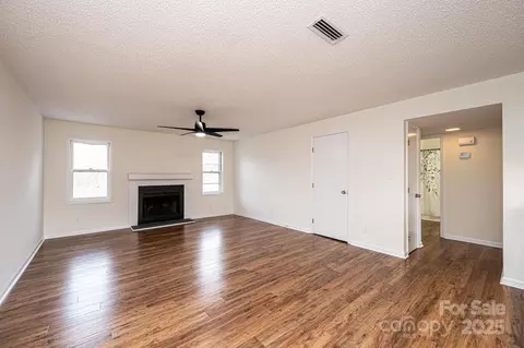 123 23rd Nw E St NW #E, Hickory, NC 28601 photo 7