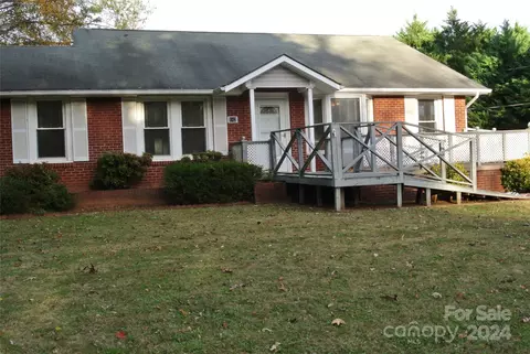 142 Harris St, Rutherfordton, NC 28139