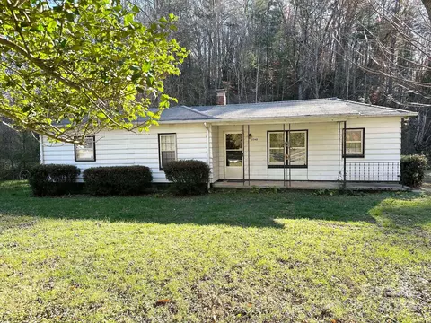 2340 Indian Grave Rd, Lenoir, NC 28645