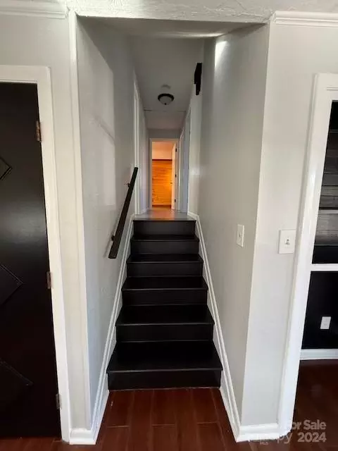 Entry Way - 2549 Cedar Valley Dr, Conover, NC 28613 photo 1 of 3