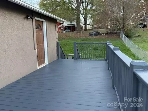 Exterior - 2549 Cedar Valley Dr, Conover, NC 28613 photo 2 of 4