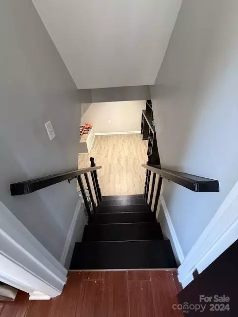 Entry Way - 2549 Cedar Valley Dr, Conover, NC 28613 photo 2 of 3