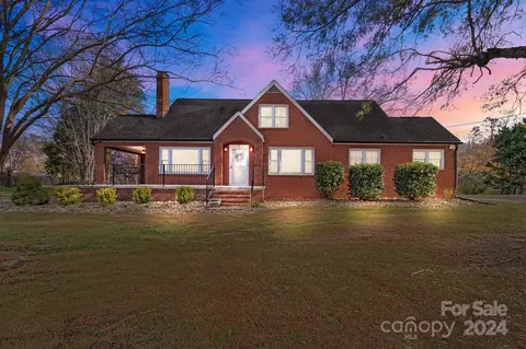 24694 Saint Martin Rd, Albemarle, NC 28001