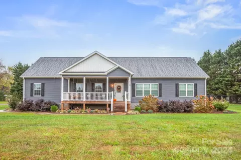 118 King Arthur Ln, Advance, NC 27006