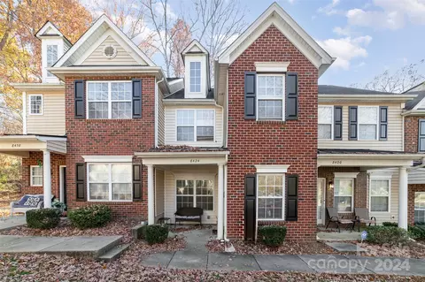 8424 Summerglen Cir, Charlotte, NC 28227