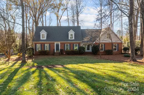 516 Pine Rd, Davidson, NC 28036