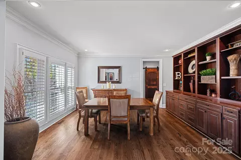 Dining - 18912 Peninsula Point Dr, Cornelius, NC 28031 photo 2 of 3