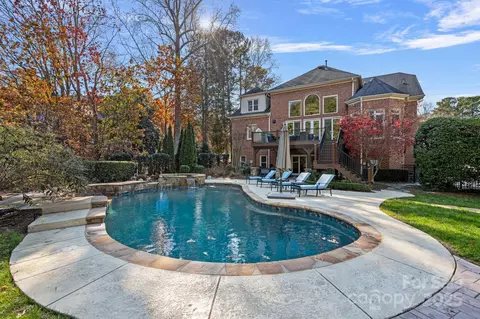 18912 Peninsula Point Dr, Cornelius, NC 28031