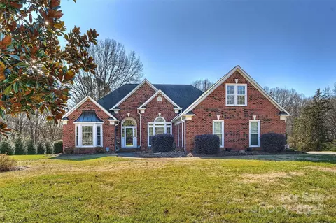 6146 Highview Rd, Matthews, NC 28104