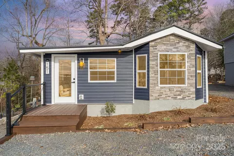 151 Dogwood Cir, New London, NC 28127