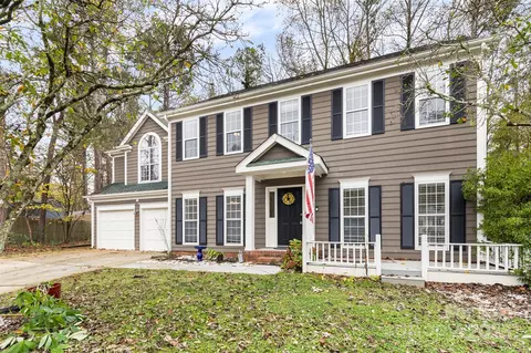 3519 Crescent Knoll Dr, Matthews, NC 28105